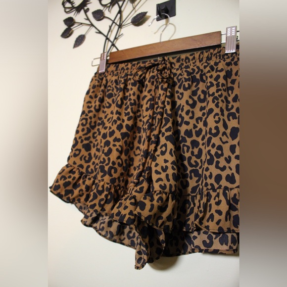 Sienna Sky Cheetah Print Women’s Small Shorts Ruffles and Elastic Waist XS - Picture 2 of 7